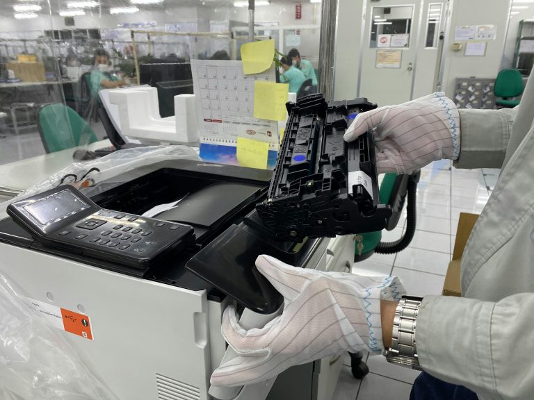Global Supplier Stock Imprimante cerneală vs. termice cu Ribon: Alegerea corecta pentru afacerea ta